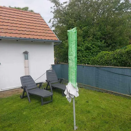 Schoenes Mit Grossem Pool 1200 M Zum Balaton 別荘 Balatonberény