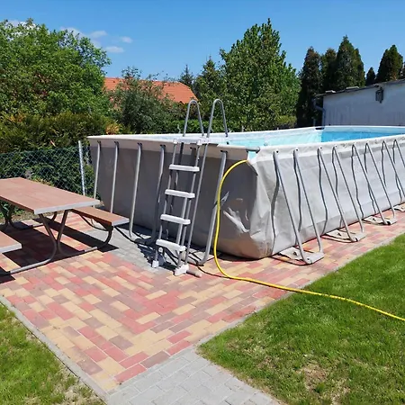 別荘 Schoenes Mit Grossem Pool 1200 M Zum Balaton Balatonberény